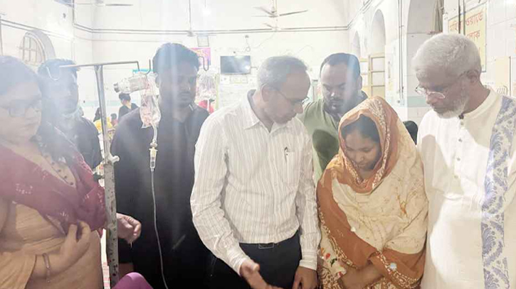 বাঞ্ছারামপুরে নির্যাতিত শিশুর খোঁজ নিলেন তারেক রহমান