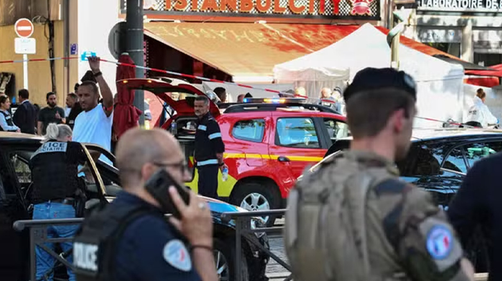 ফ্রান্সে পাঁচজনকে ছুরিকাঘাত, পুলিশের গুলিতে হামলাকারী নিহত