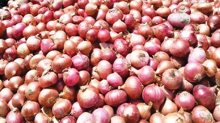 আমদানির খবরে কমলো পেঁয়াজের দাম