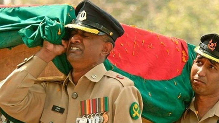 পিলখানা হত্যাকাণ্ডে রাজনৈতিক নেতৃত্বের সম্পৃক্ততা পেয়েছে তদন্ত কমিশন পিলখানা হত্যাকাণ্ডে রাজনৈতিক নেতৃত্বের সম্পৃক্ততা পেয়েছে তদন্ত কমিশন