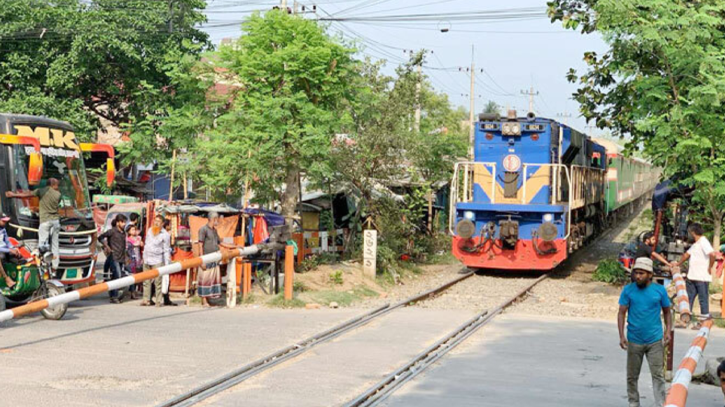 রাজশাহীতে রেল অবরোধ প্রত্যাহার, আড়াই ঘণ্টা পর সচল ট্রেন চলাচল রাজশাহীতে রেল অবরোধ প্রত্যাহার, আড়াই ঘণ্টা পর সচল ট্রেন চলাচল