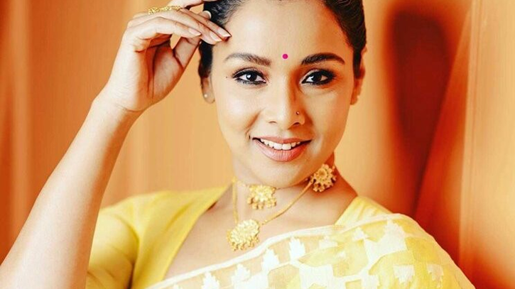 নায়িকার চরিত্রে প্রথমবার রুনা খান