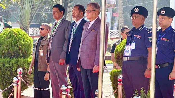 দুই দিনের সফরে পাবনা পৌঁছেছেন রাষ্ট্রপতি