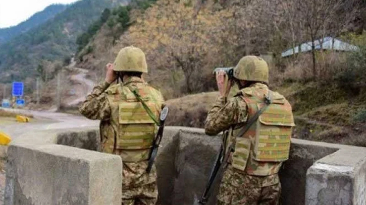 পাকিস্তানি বাহিনীর গুলিবর্ষণে উড়ে গেল ভারতীয় সেনা চেকপোস্ট   