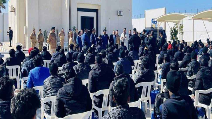 লিবিয়া থেকে দেশে ফিরলেন ১৭০ বাংলাদেশি 