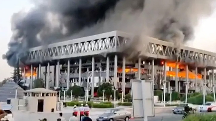 ইরানের রাষ্ট্রীয় টেলিভিশন ভবনে ইসরায়েলের হামলা, নিহত ৩ ইরানের রাষ্ট্রীয় টেলিভিশন ভবনে ইসরায়েলের হামলা, নিহত ৩