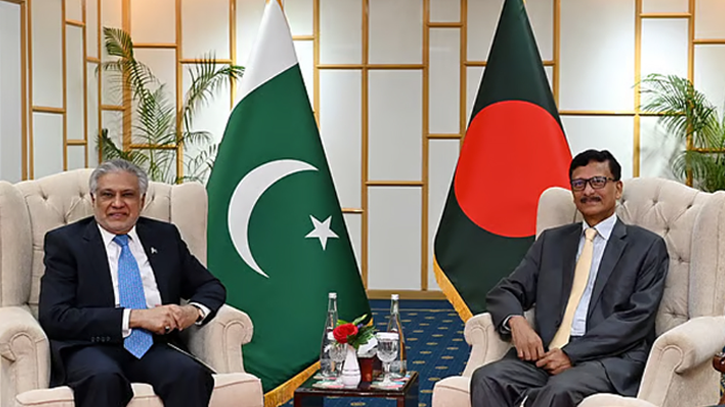 পাকিস্তানের পররাষ্ট্রমন্ত্রীর সঙ্গে বৈঠকে পররাষ্ট্র উপদেষ্টা