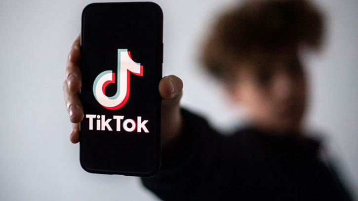 টিকটক না ছাড়ায় মেয়েকে হত্যা করলেন বাবা