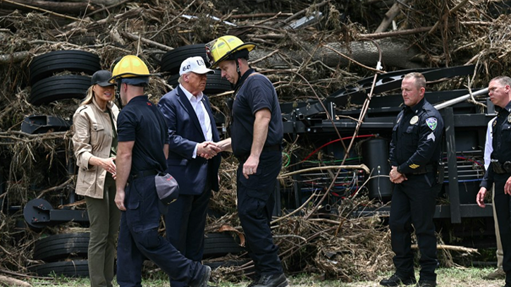 টেক্সাসে বন্যায় মৃতের সংখ্যা বেড়ে ১২৮, পরিদর্শনে ট্রাম্প