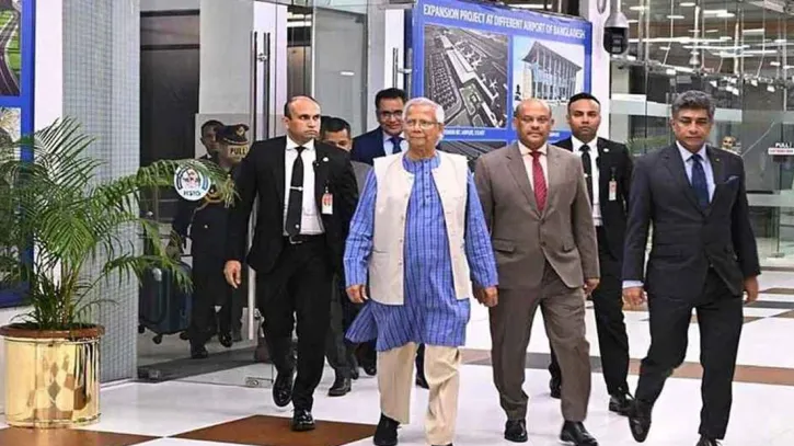 লন্ডন পৌঁছে হোটেল লবিতেই একাধিক বৈঠক করবেন ড. ইউনূস