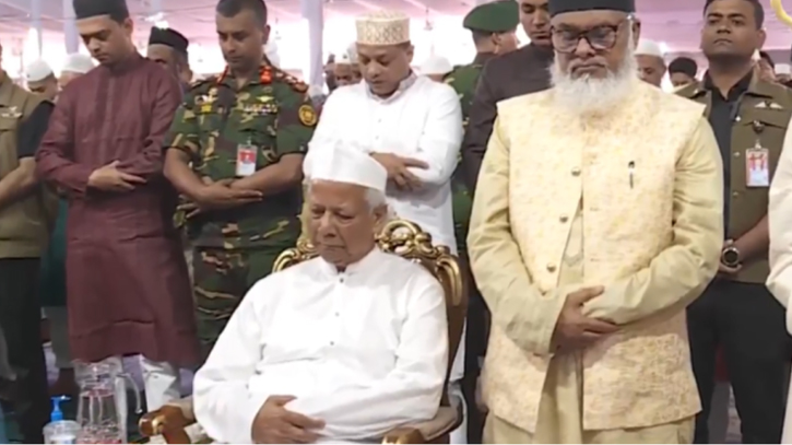 জাতীয় ঈদগাহে ঈদের নামাজ আদায় করলেন প্রধান উপদেষ্টা