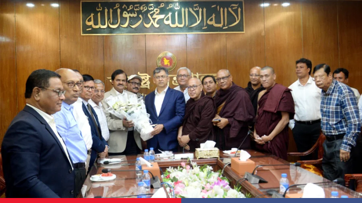 প্রবারণা পূর্ণিমায় সর্বোচ্চ নিরাপত্তার আশ্বাস স্বরাষ্ট্রমন্ত্রীর