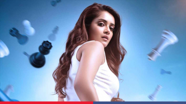 ডাম্প ট্রাকের ধাক্কায় বড় দুর্ঘটনা থেকে রক্ষা পেলেন তানজিন তিশা