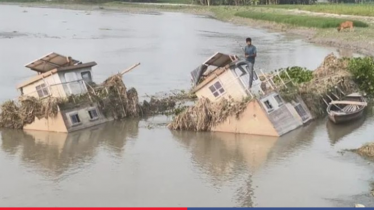 তিস্তায় ডুবে আছে ২ কোটি টাকার রেসকিউ বোট