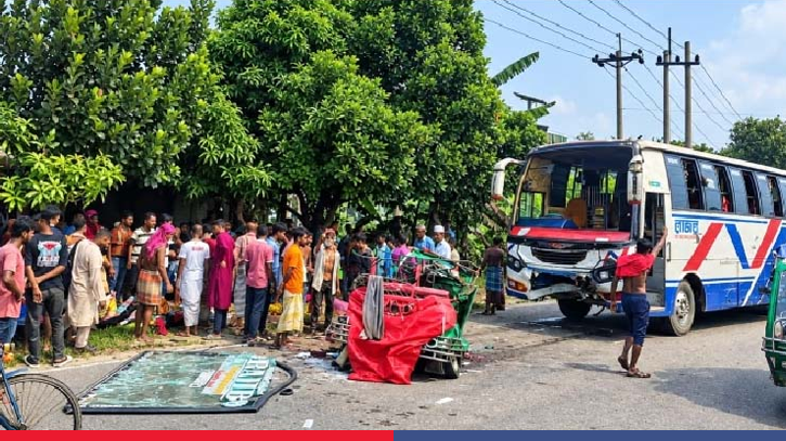 Seven killed in Mymensingh bus-auto-rickshaw collision